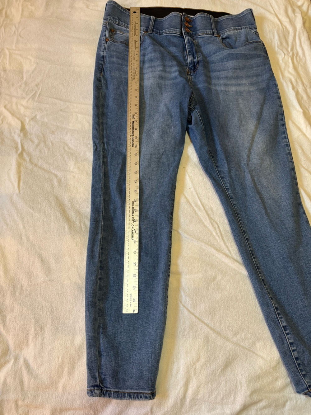 Arula Live In Women’s 18 High Rise 3 Button Skinny Jeans Medium Wash - Picture 2 of 9